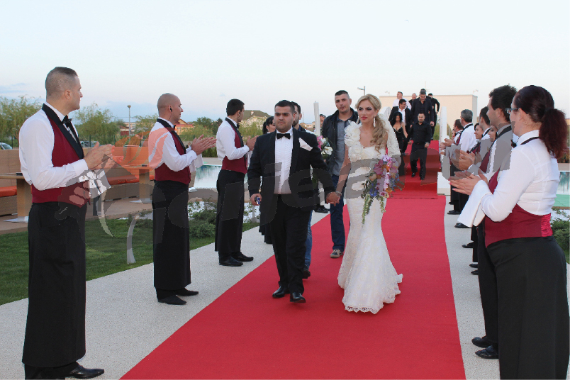 Căsătorie cu poliţia la uşă! Interlopii din ţară, concentraţi la Târgu-Jiu pentru nunta fiului lui Gelu Livezeanu