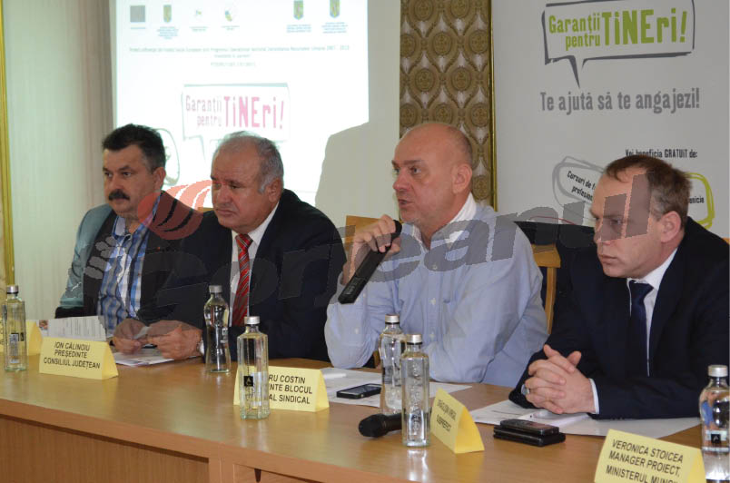 Tinerii gorjeni, consiliaţi în găsirea unui job