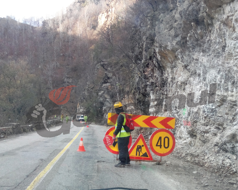 Defileul, din nou închis