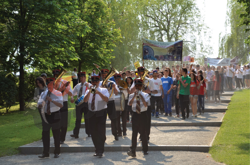 Flashmob cu 900 de elevi, de Ziua Majoratului