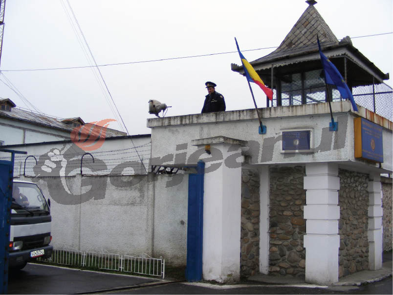 De pe băncile şcolii, cu carte de muncă în penitenciare
