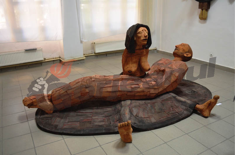 Expoziţia de sculptură „Coji”, de Mircea Roman, vernisată la Muzeul Judeţean Gorj