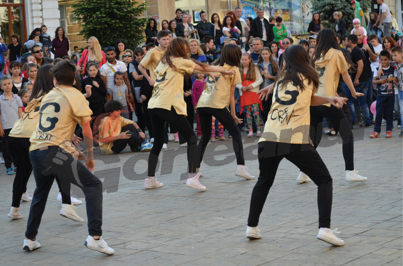 Două premii importante, aduse la Târgu-Jiu de elevii Şcolii Populare de Artă