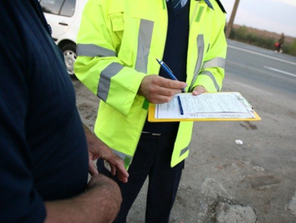 Dosare penale pentru şoferi beţi şi fără permis