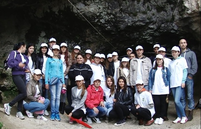 Vizită de studiu în Peştera Muierii şi Peştera Polovragi
