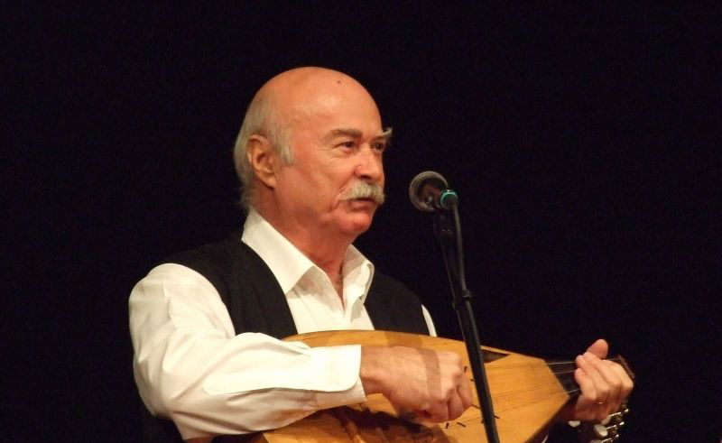 Educaţia…şi Lecţia de viaţă – Interviu cu Domnul Tudor Gheorghe, menestrelul cu har – “Românul este de la Dumnezeu dotat cu o inteligență, zic eu, superioară”