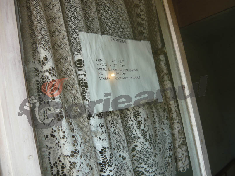 Locatarii din zona Lido au urcat 10 etaje prin beznă şi fără lift