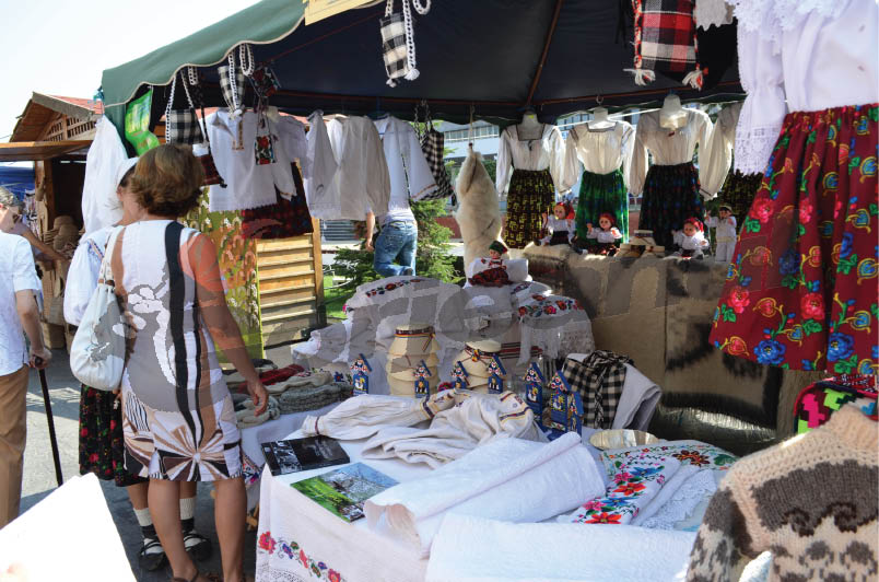 Meşteri din Gorj, la Târgul Meşterilor Populari de la Oradea