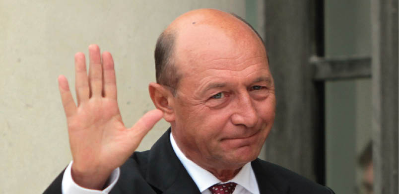 Funestul Băselu se dă drept erou naţional. Mare lichea!