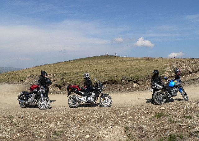 Drumul Regelui, Raiul motocicliştilor