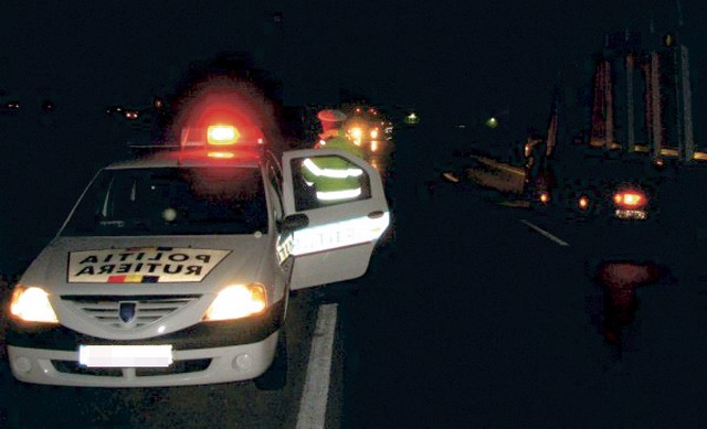 Tineri de 18 ani, răniţi într-un accident