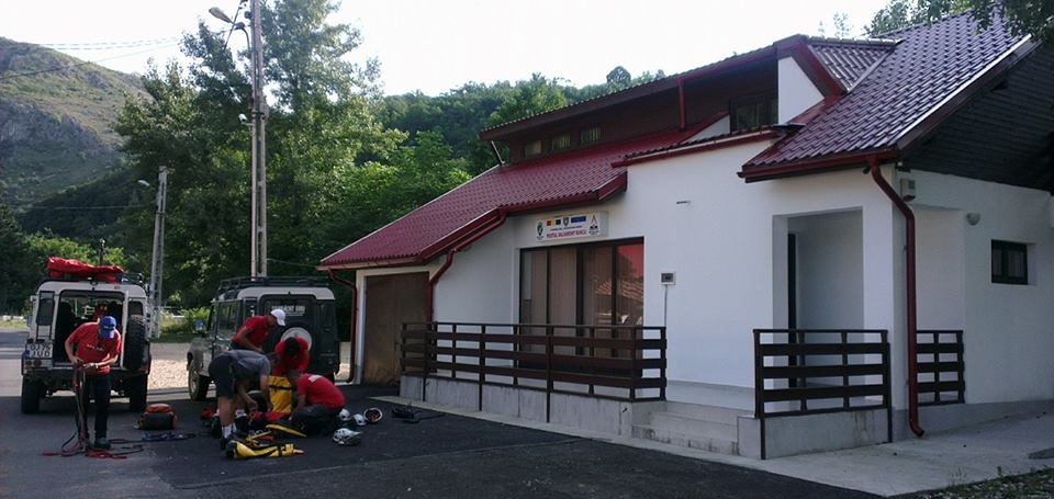 Prima acţiune de la Baza Salvamont Runcu, Şase turişti, căutaţi de salvamontişti în Cheile Gropului