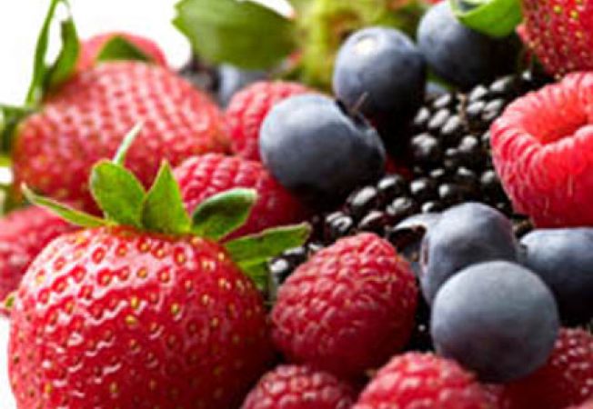 Pe timpul verii – Specialiştii recomandă creşterea consumului de fructe şi legume