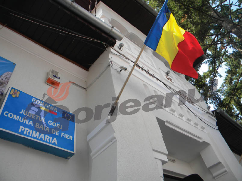 Haine spălate gratis pentru romii din Baia de Fier