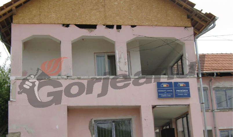 Primăria Runcu închiriază parterul blocului său unui stomatolog