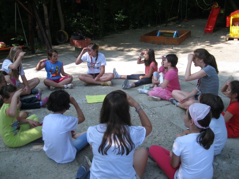 Focarul de toxiinfecţie alimentară din Tabăra de la Buzău, provocat de bucătar