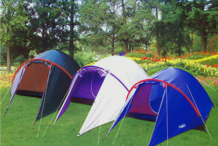 Vacanţa la cort, o plăcere cu riscuri asumate