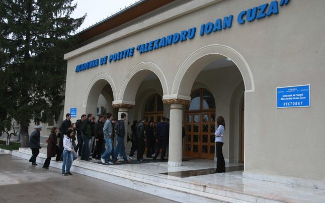 25 de tineri gorjeni, admişi la Academia de Poliţie