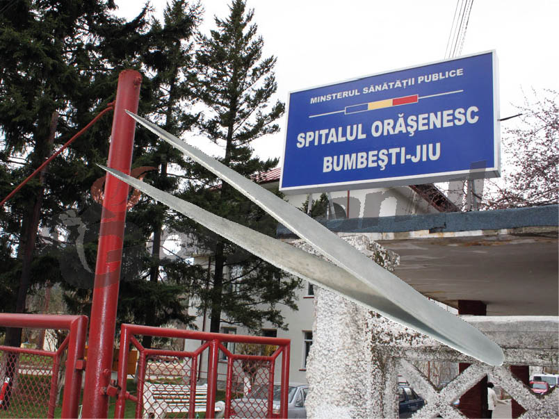 Pensă de aproape 25 de centimetri, lăsată de chirurgul Ivanov în burta unui pacient