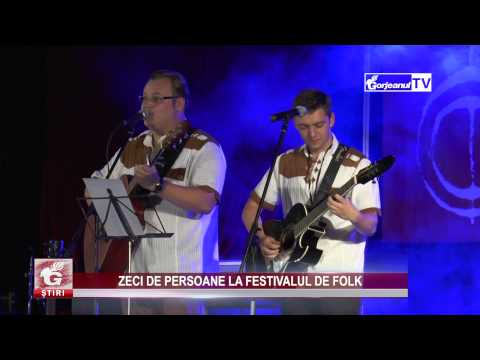 ZECI DE PERSOANE LA FESTIVALUL DE FOLK