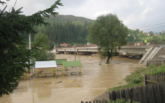40 de tone de motorină, pentru primăriile afectate de inundaţii din Gorj