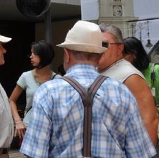 Pensionarii şi mamele, scutite de plata unor debite