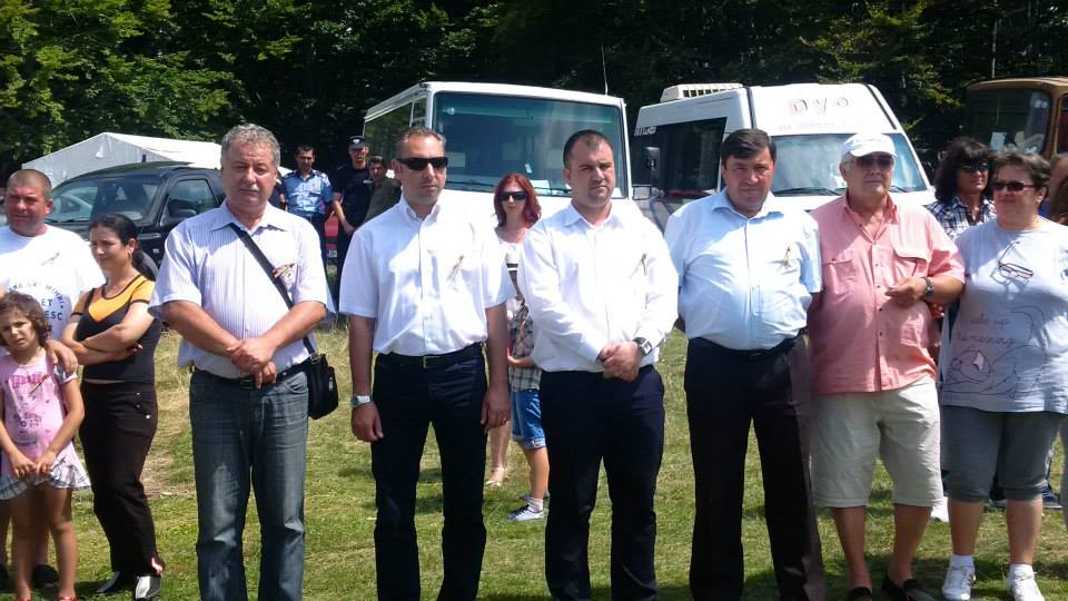 Voievodul Mihai Viteazul, cinstit cu mici şi bere în Poiana de la Schela