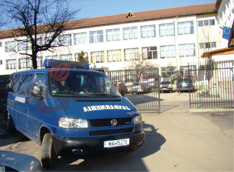Jandarmii gorjeni, alături de elevi în prima zi de şcoală