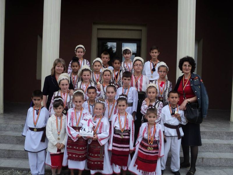 Ansamblul „Petrolul” din Ţicleni, premiat la numeroase festivaluri