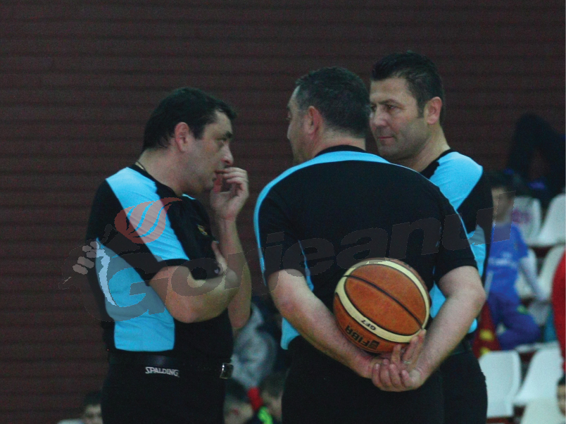 Cursuri de formare pentru arbitri de baschet