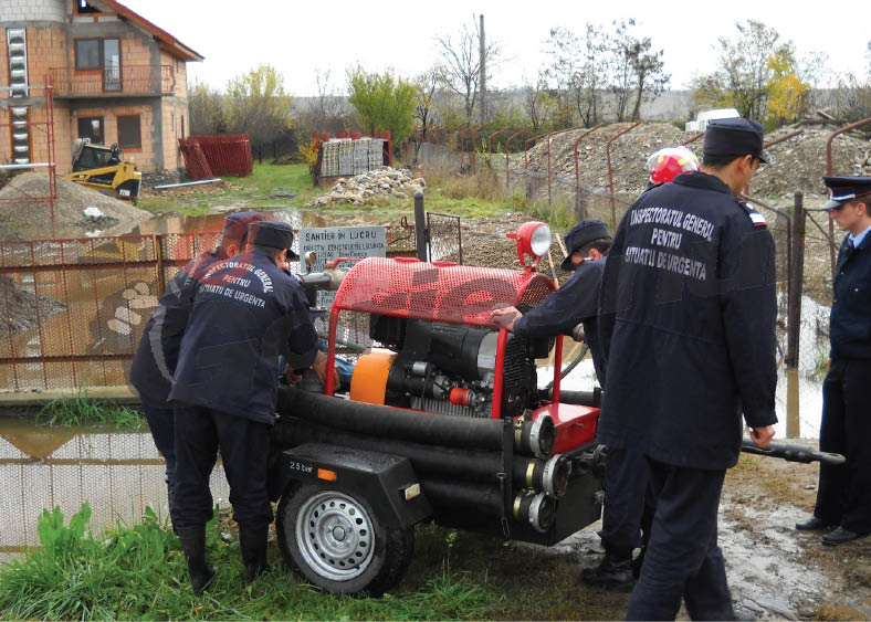 Pompierii gorjeni, în misiune în Mehedinţi