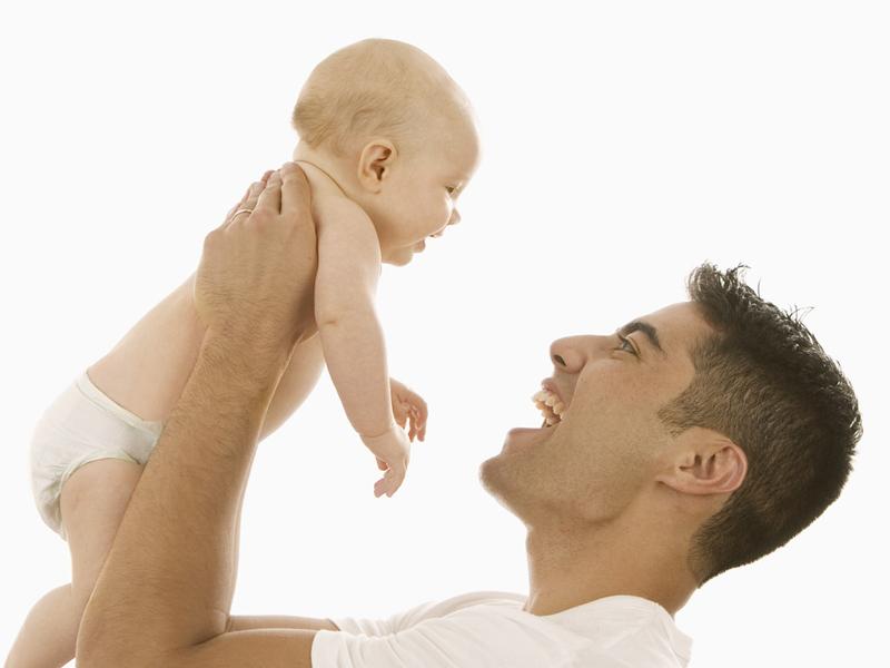 Peste 300 de tătici din Gorj au preferat scutecele în locul job-ului