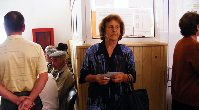 Numărul vârstnicilor care se împrumută de la CARP Târgu-Jiu a crescut în mod spectaculos