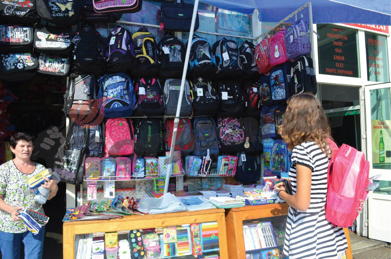 Gorjenii îşi pregătesc odraslele de şcoală