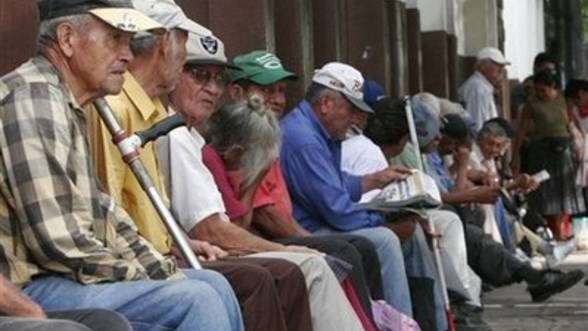 Primăriile aşteaptă fondurile pentru persoanele dezavantajate