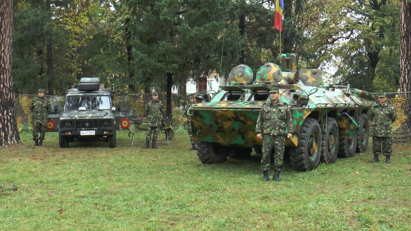 Expoziţie de tehnică militară şi armament, de Ziua Armatei României