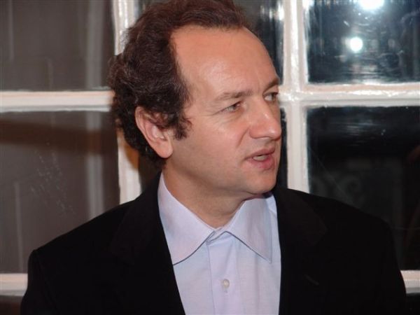 Actorul Dan Puric la Peştişani, pensionarii tismăneni la Mănăstirea Prislop