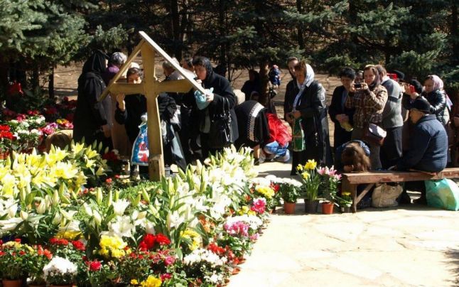 Părintele Arsenie Boca a trimis către mine oamenii care m-au ajutat să ajung repede la Mănăstirea Prislop – Am fost la mormântul Sfânt al Părintelui Protosinghel Arsenie Boca la Prislop