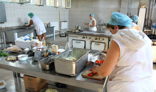 La Spitalul Judeţean de Urgenţă / Doi candidaţi au absentat de la concursul pentru posturile de bucătar