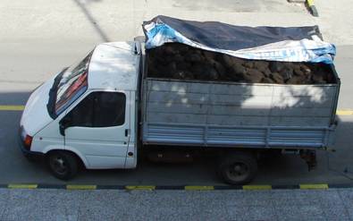 Cărbune fără acte, confiscat de poliţişti