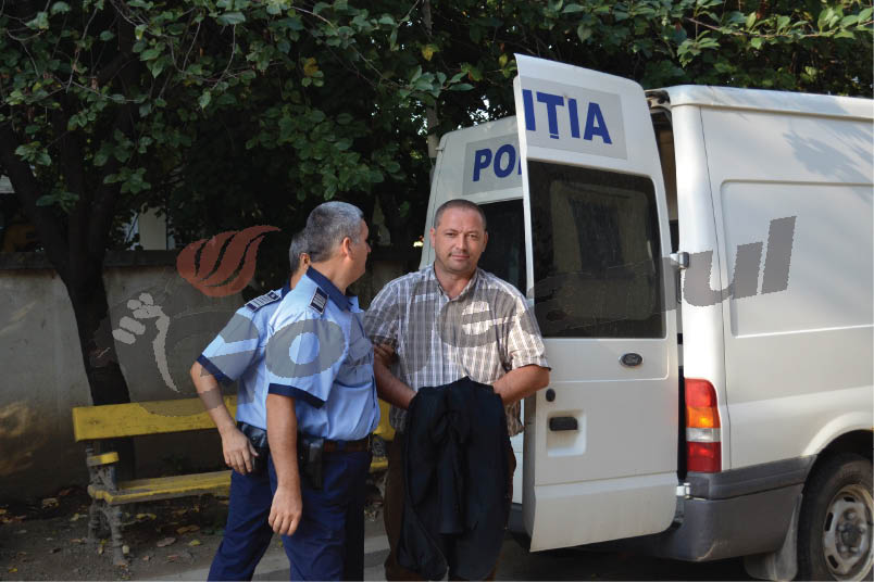 Troacă primeşte banii înapoi dar rămâne tot în arest