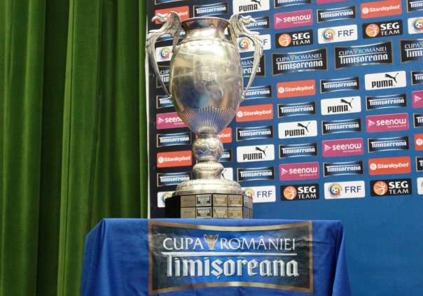 Pandurii joacă joia în cupă