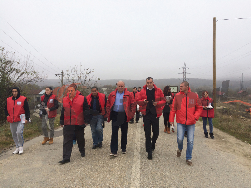 Comuna Albeni, în campanie pentru preşedintele PSD