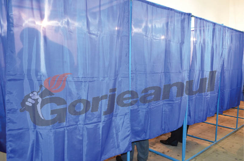 Gura târgului – Voturi ca ,,Numărul Fiarei” la Baia de Fier pentru Iohannis