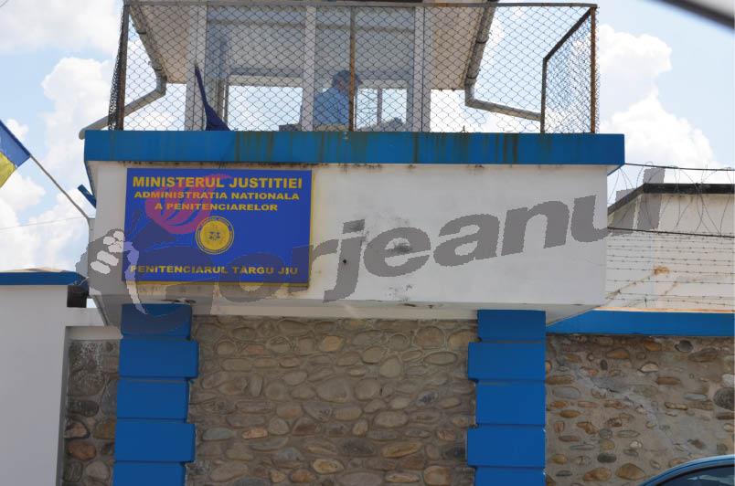 357 de deţinuţi şi 9 arestaţi, la vot la locul detenţiei