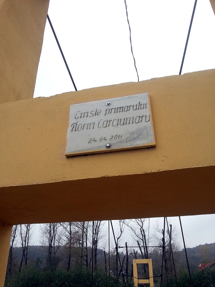 Primarul Cârciumaru are un pod de mulţumiri