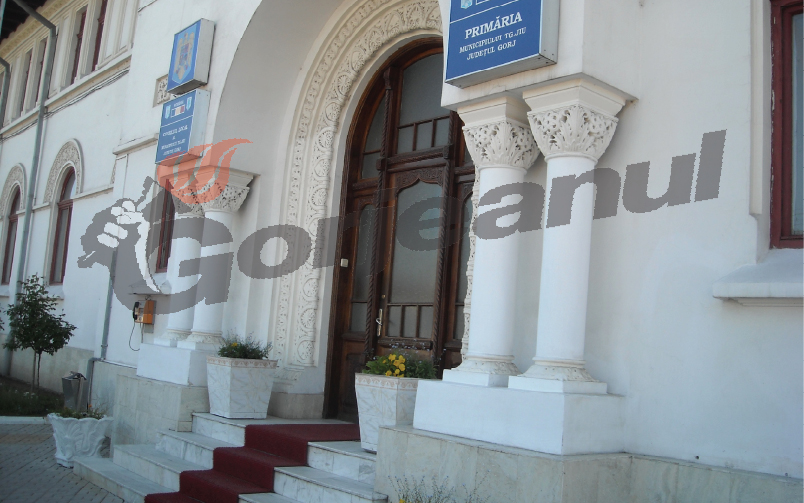 Angajată a Primăriei Târgu-Jiu, cu dosar penal instrumentat de Parchetul Curţii de Apel Craiova