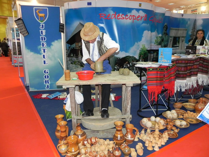 Promovare la dublu pentru Gorj la Târgul de Turism al României