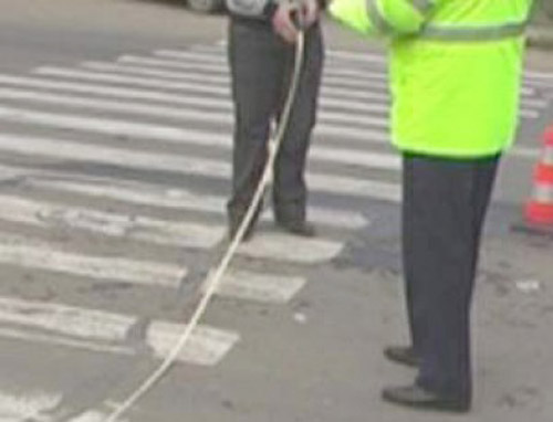 Copil de 7 ani, accidentat după ce a traversat strada în fugă