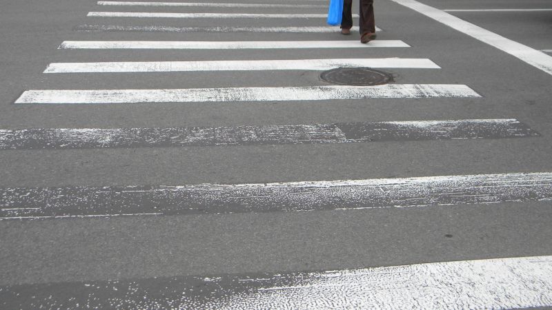 Accidentată pe trecerea de pietoni